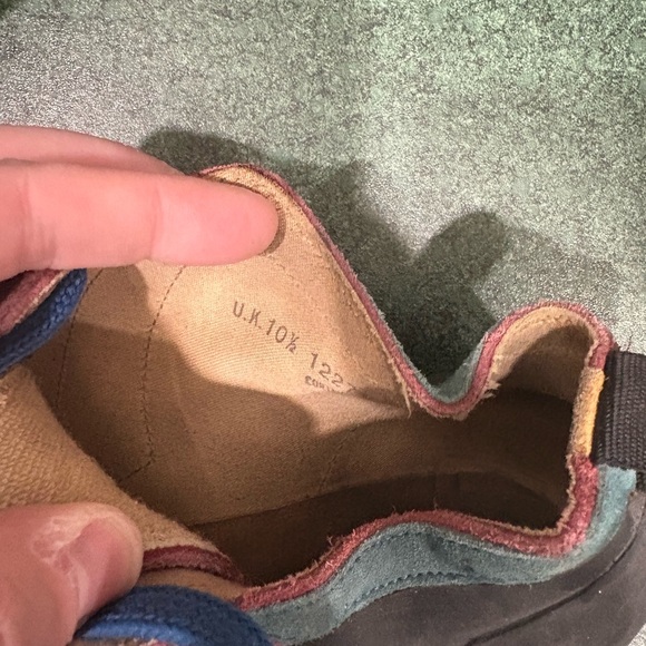 Colorful Climbing Shoes - Picture 3 of 4